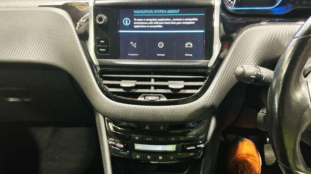 Peugeot 2008 view 10