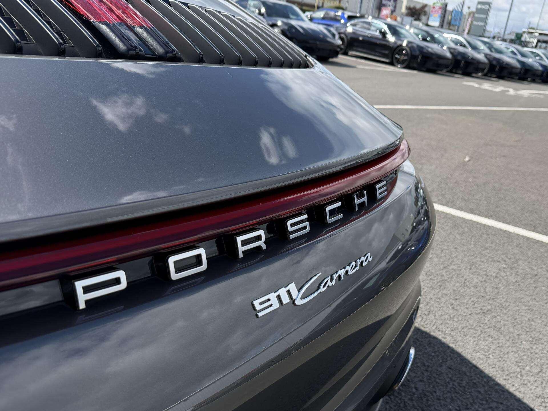 Porsche 911 view 30
