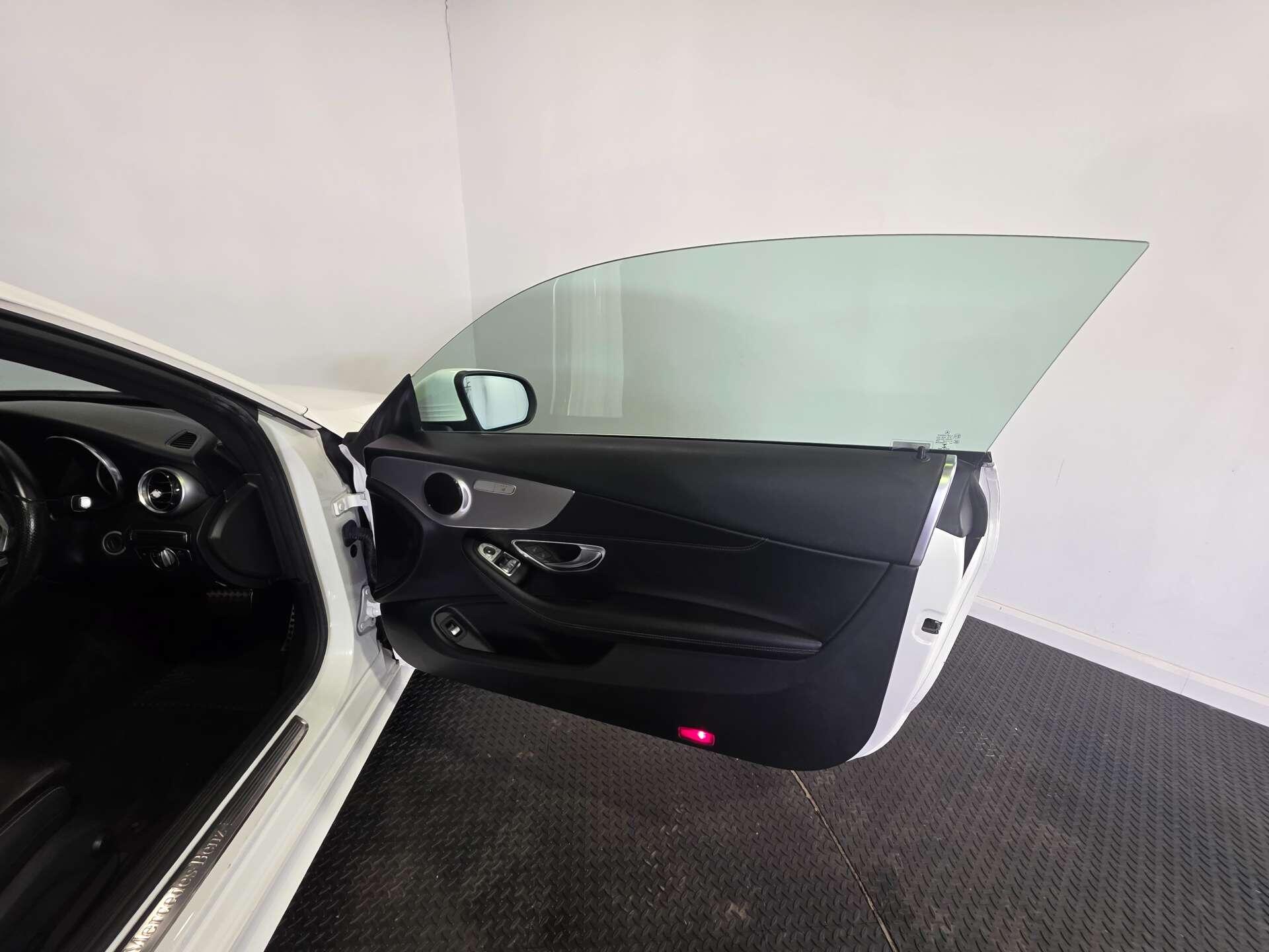 Mercedes-Benz C-Class view 10
