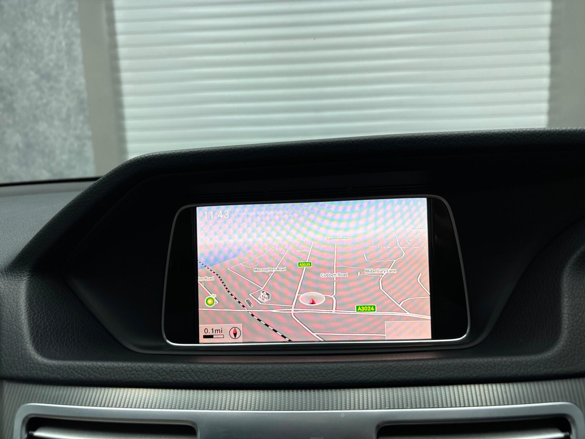 Mercedes-Benz E Class view 18