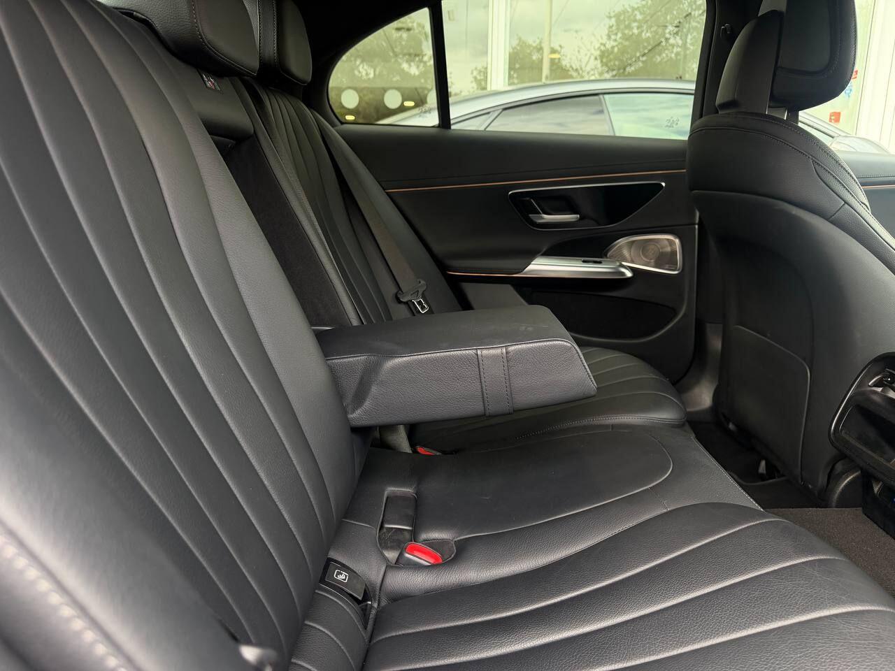 Mercedes-Benz E-Class view 17