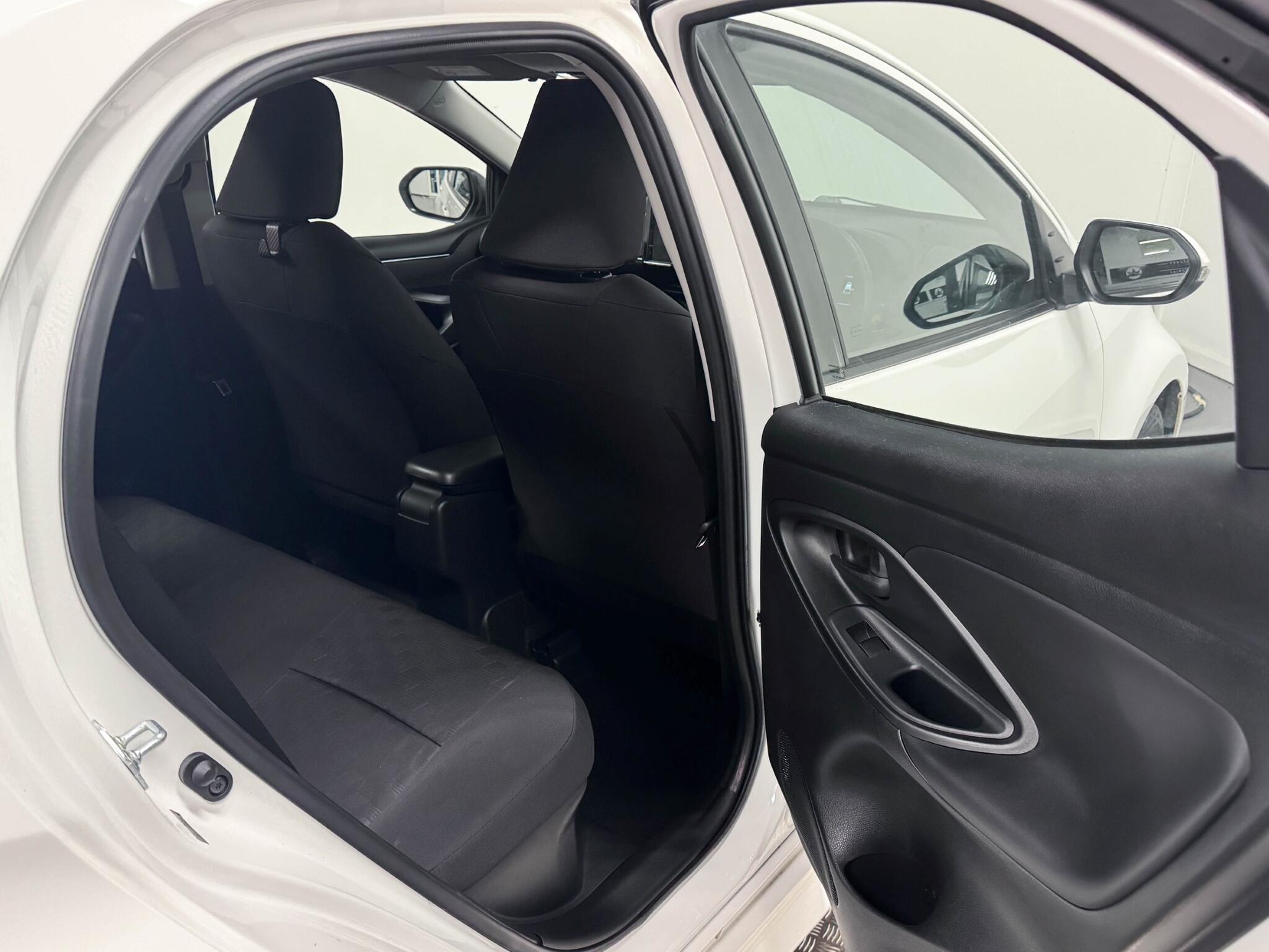 Toyota Yaris view 8