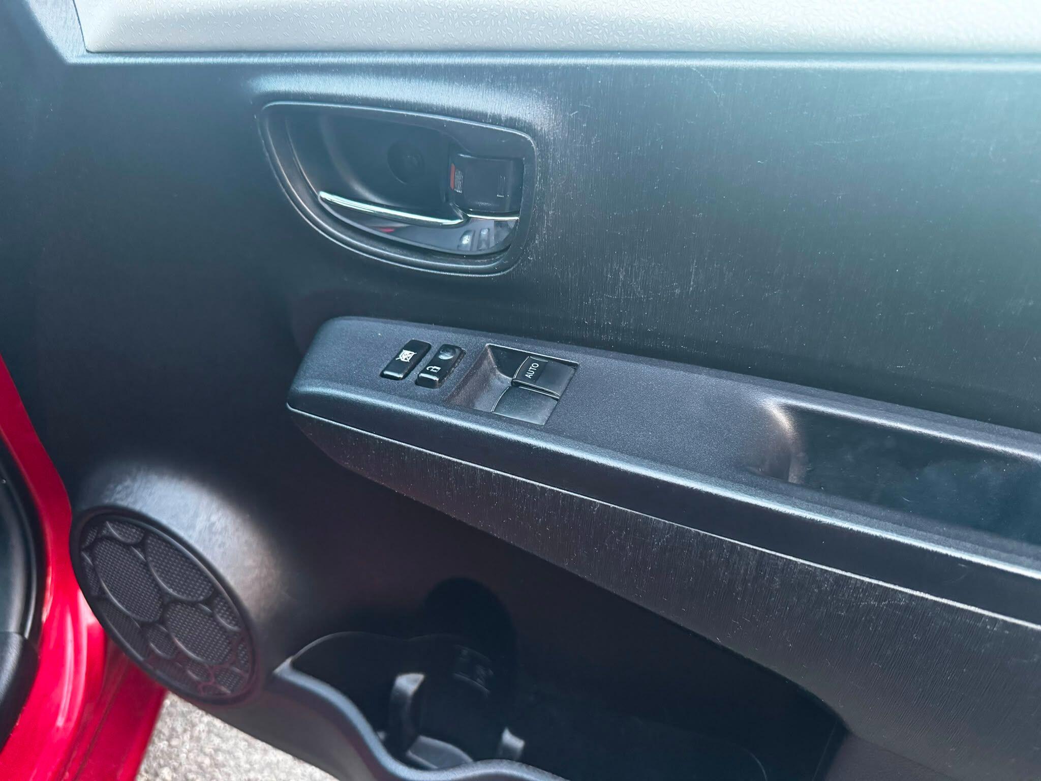 Toyota Yaris view 25