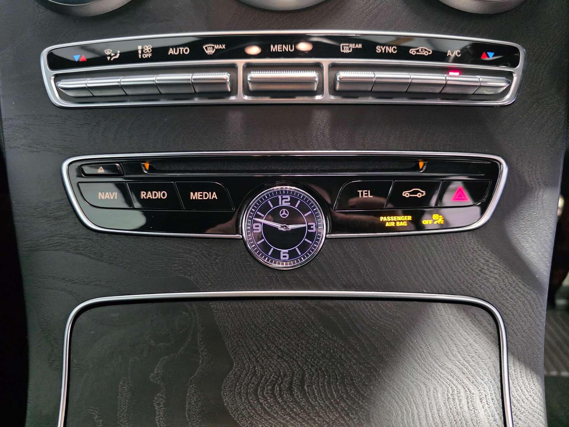 Mercedes-Benz C-Class view 26