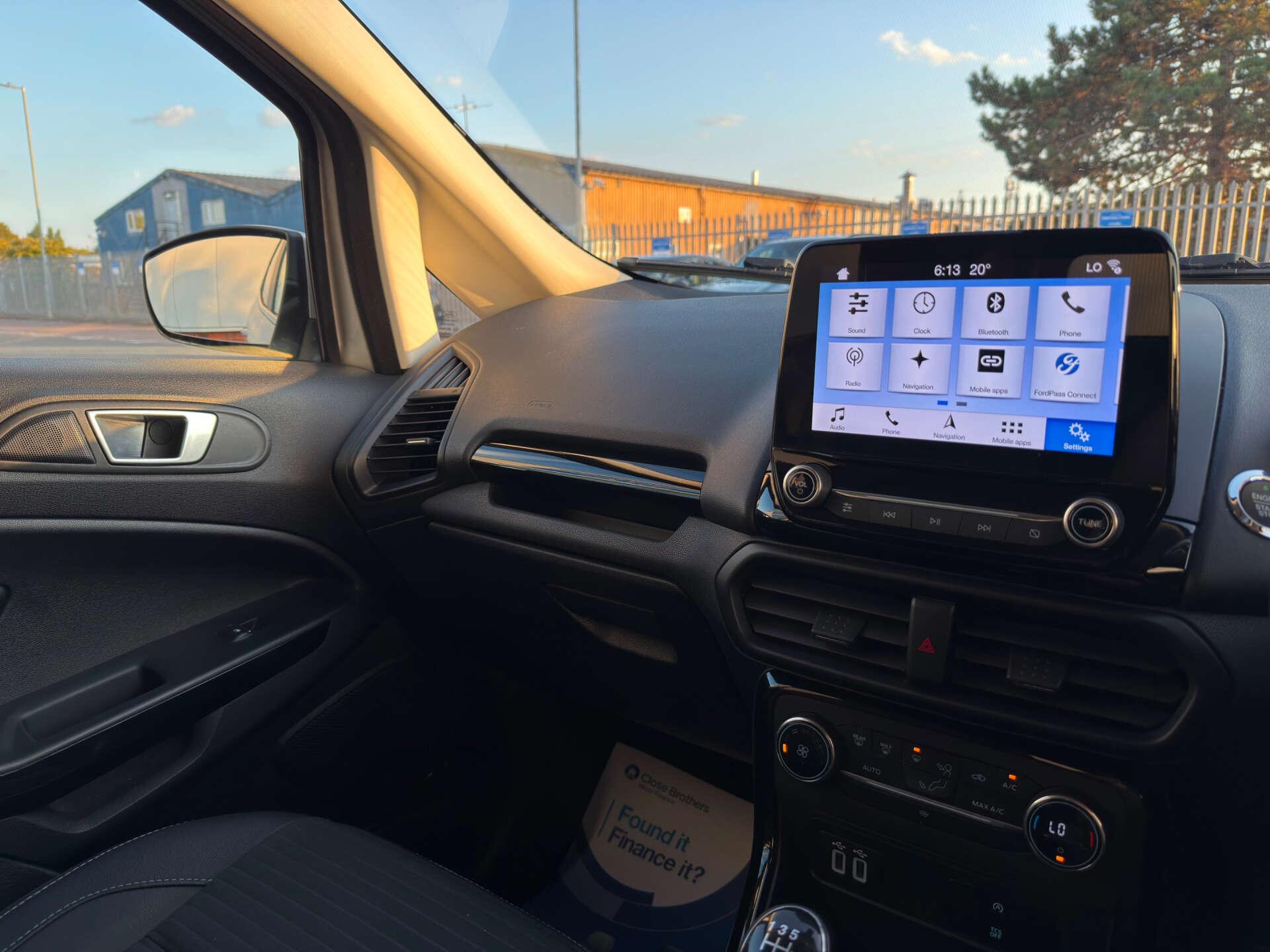 Ford Ecosport view 52