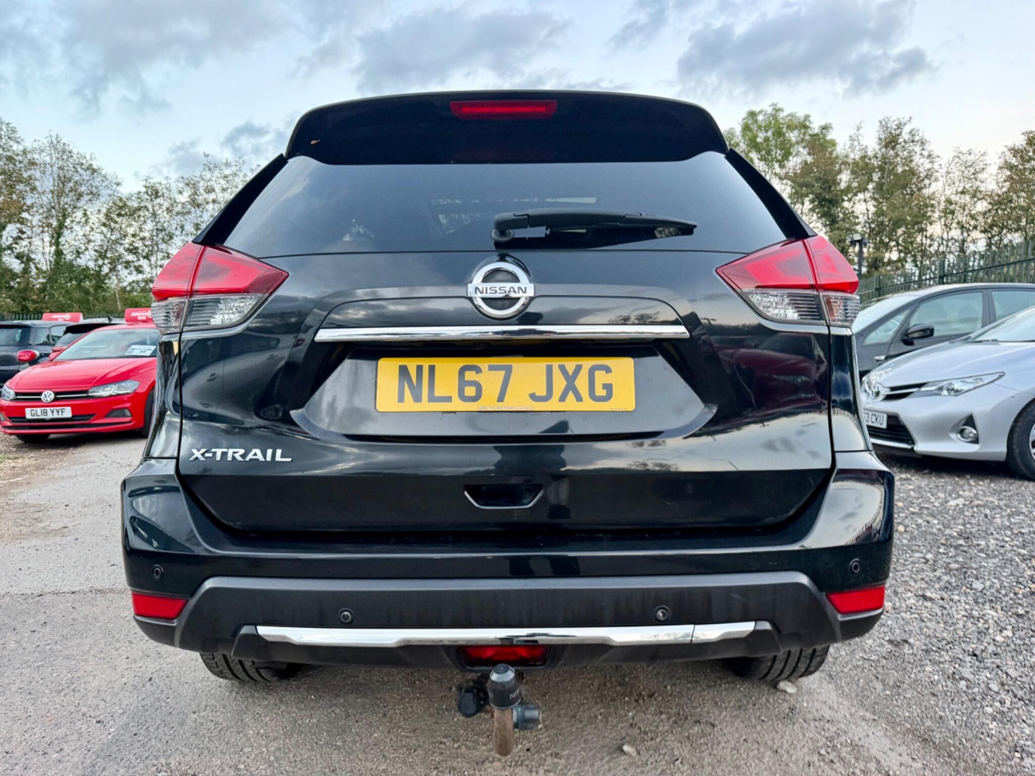Nissan X-Trail view 14