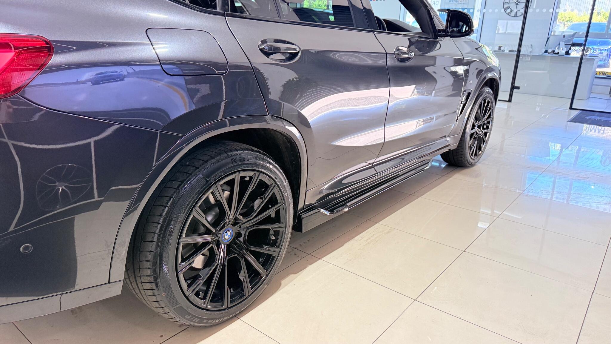 BMW X4 view 14