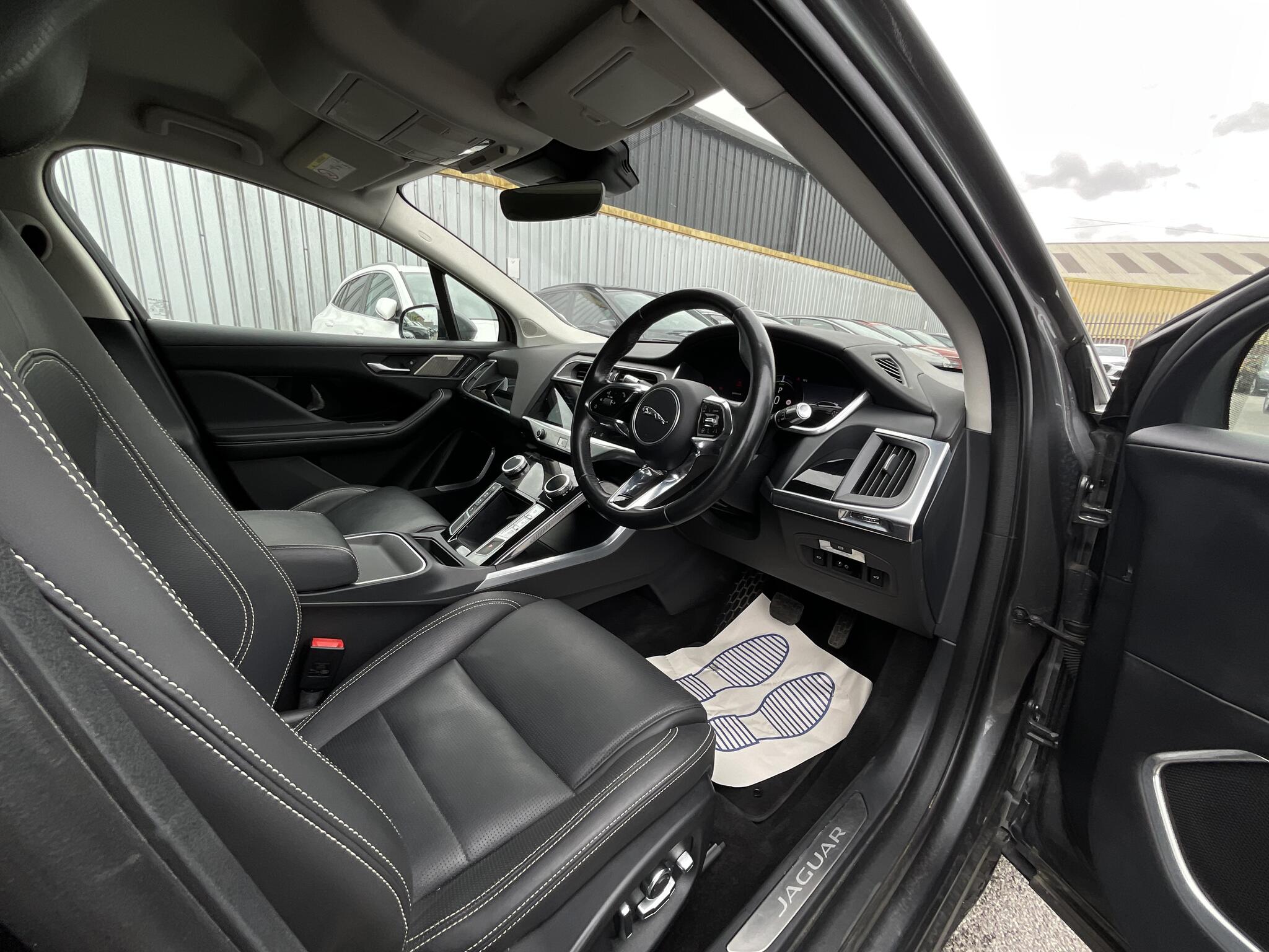 Jaguar I-Pace view 7