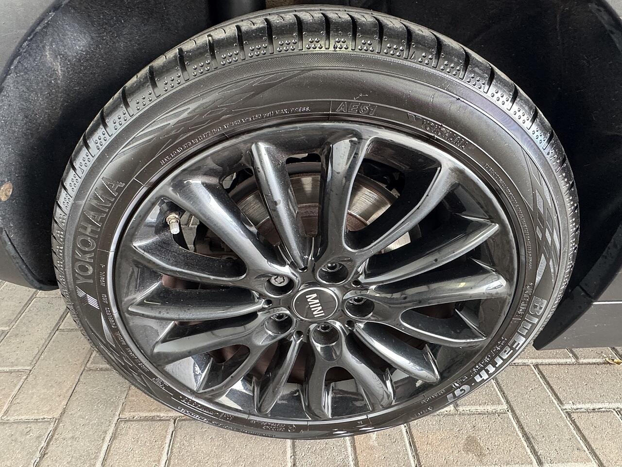 Mini Clubman view 25