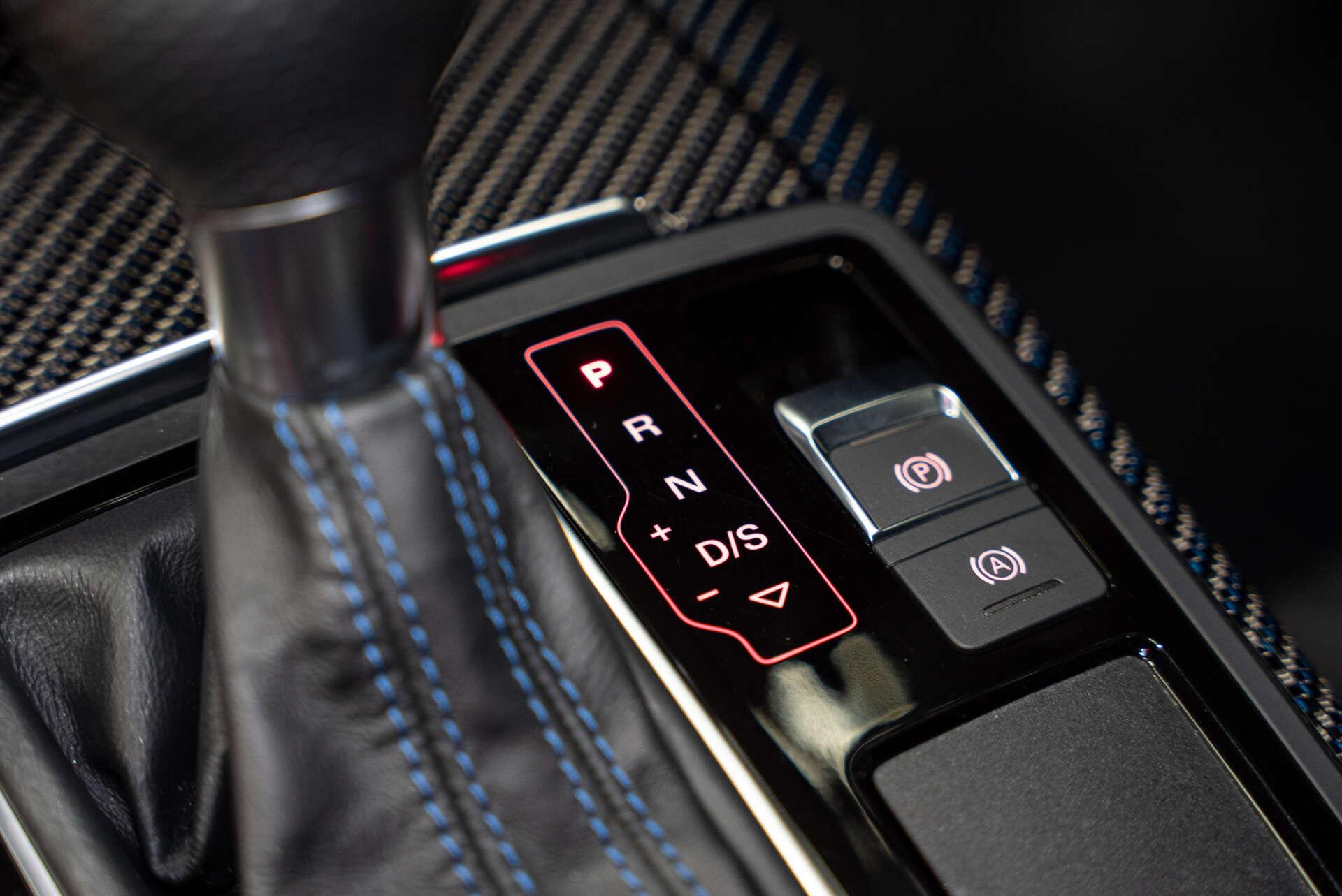 Audi RS6 Avant view 32