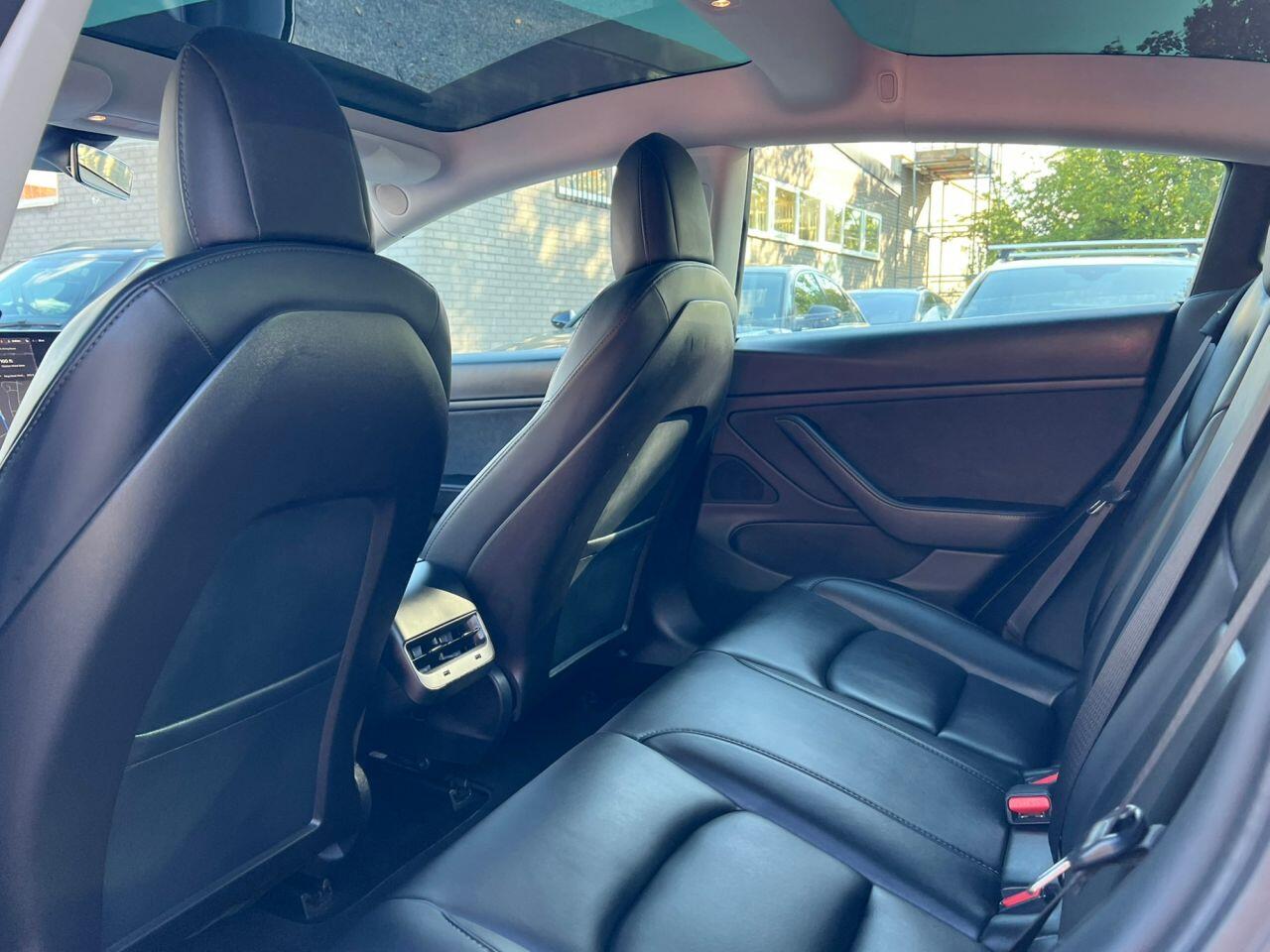 Tesla Model 3 view 21