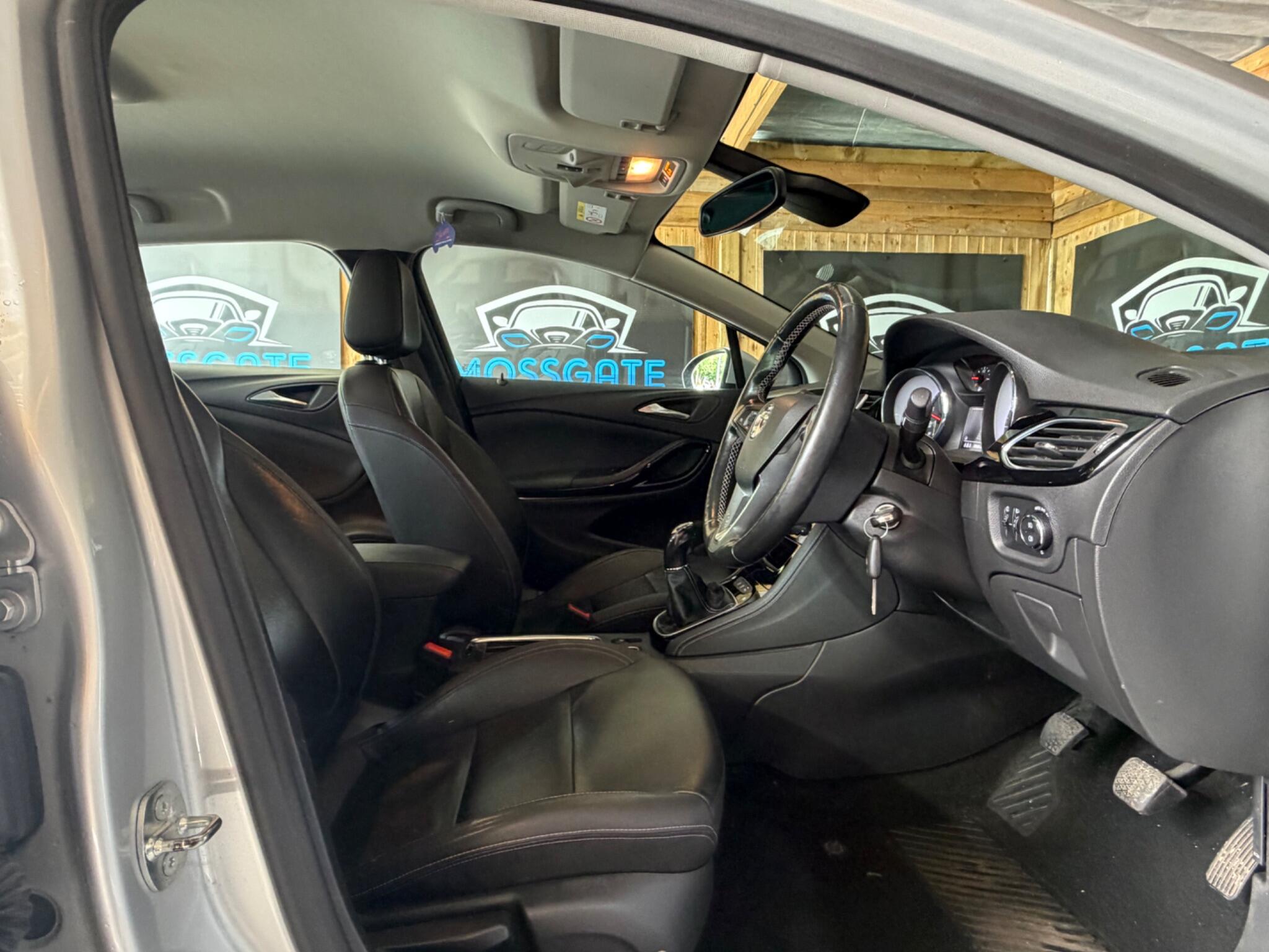 Vauxhall Astra view 14