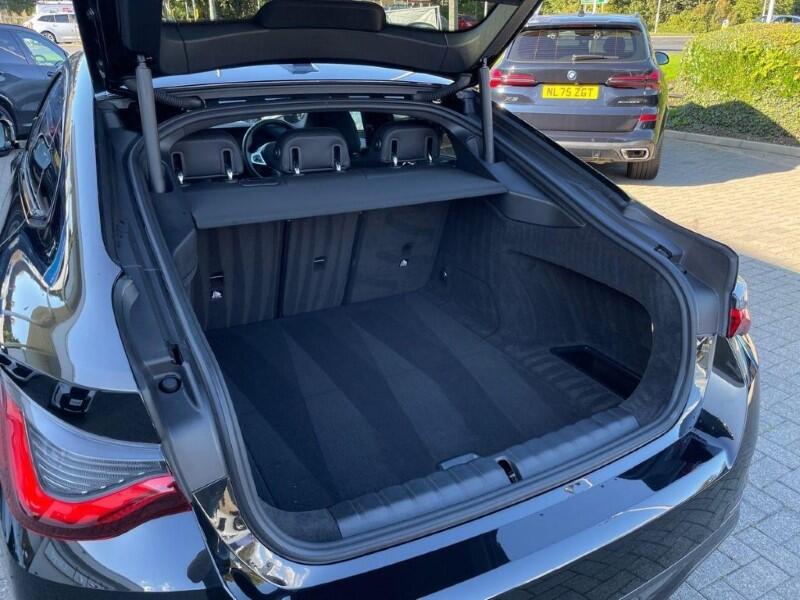 BMW i4 view 37