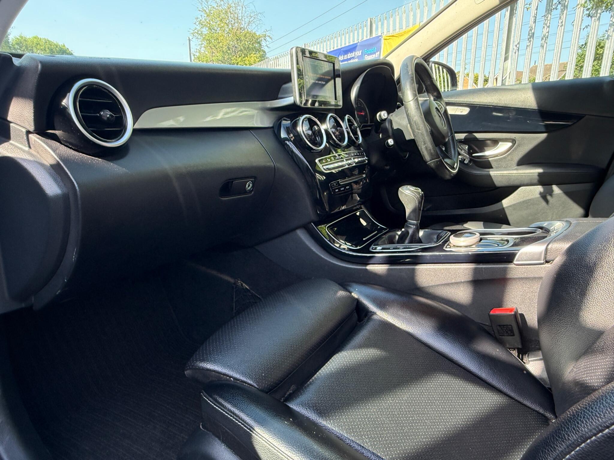 2017 Mercedes-Benz C Class image 26