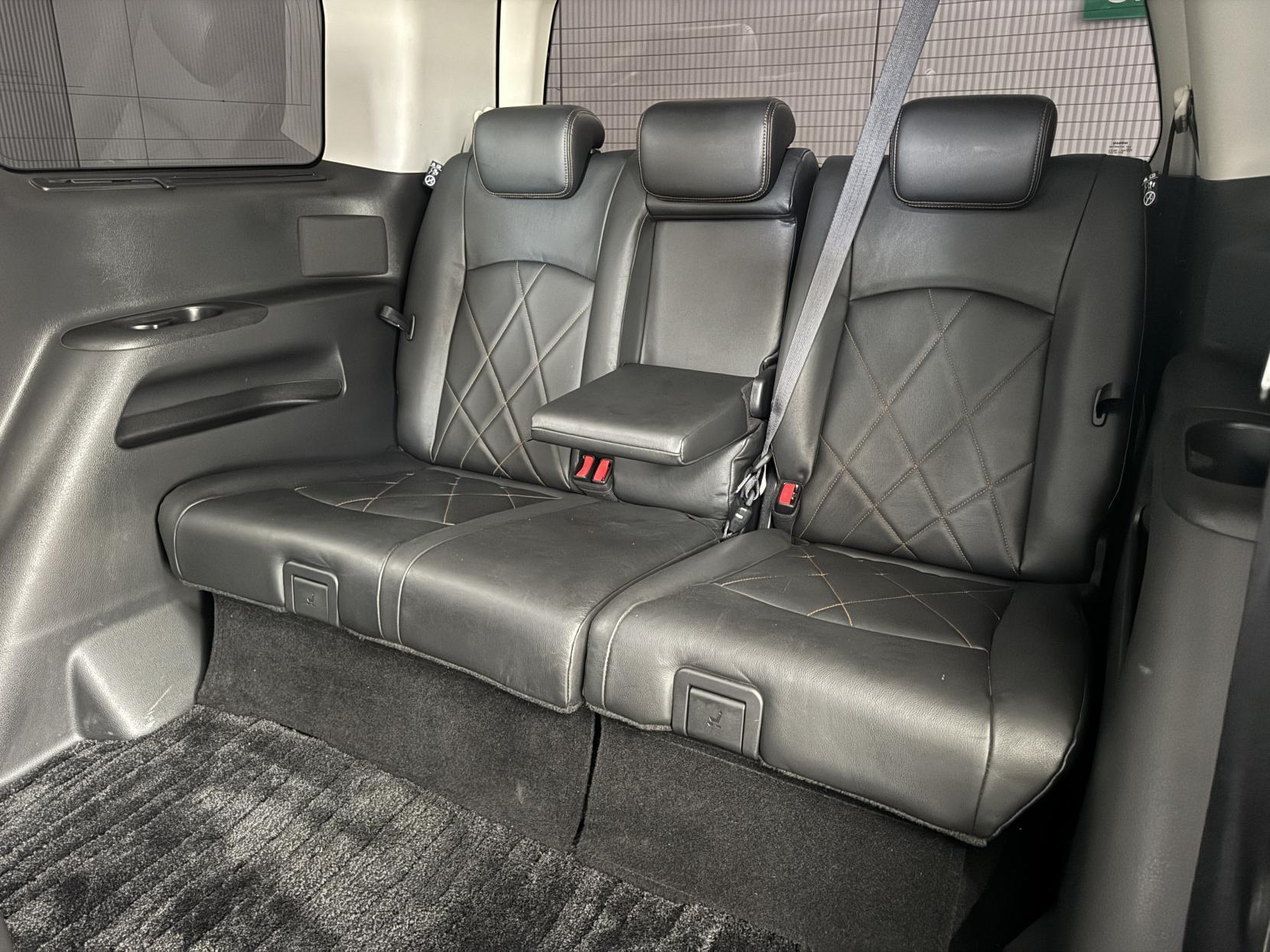 Nissan Elgrand view 58