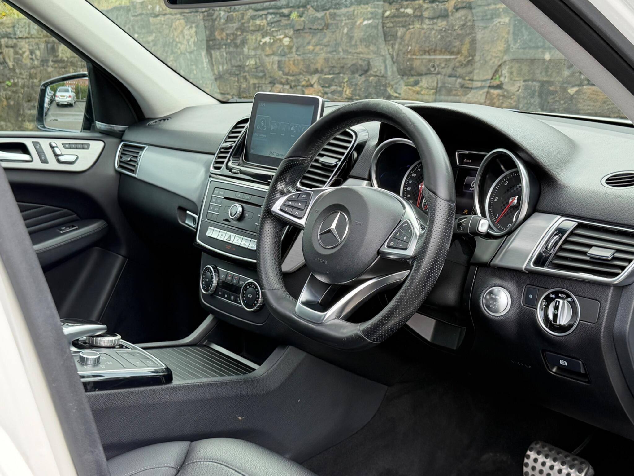Mercedes-Benz GLE view 13