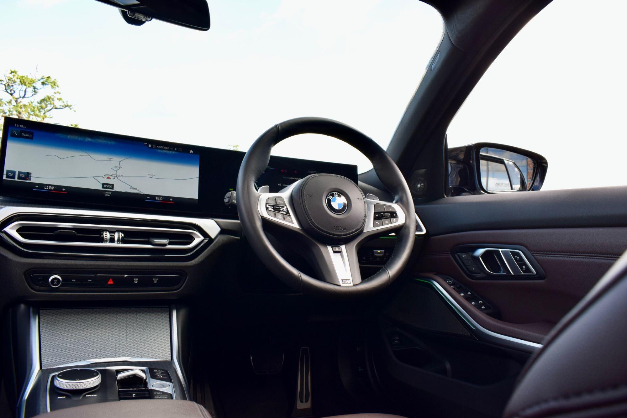 BMW 3 Series view 29