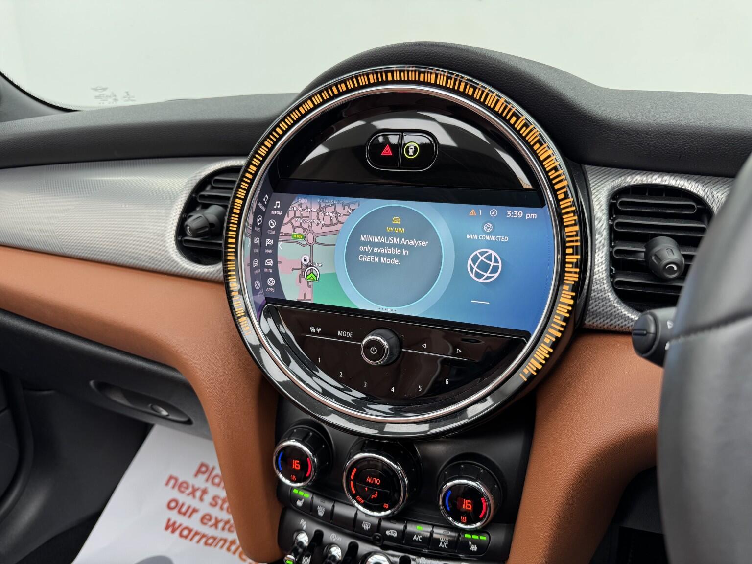 Mini Convertible view 42