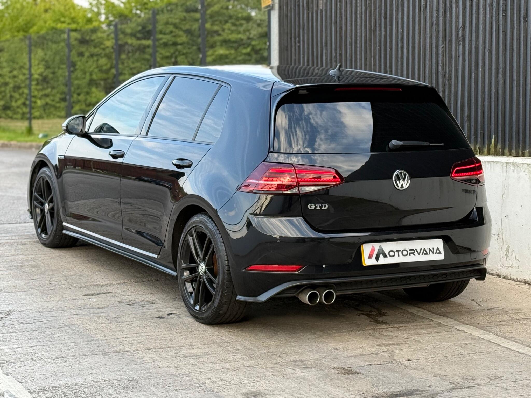 Volkswagen Golf view 9