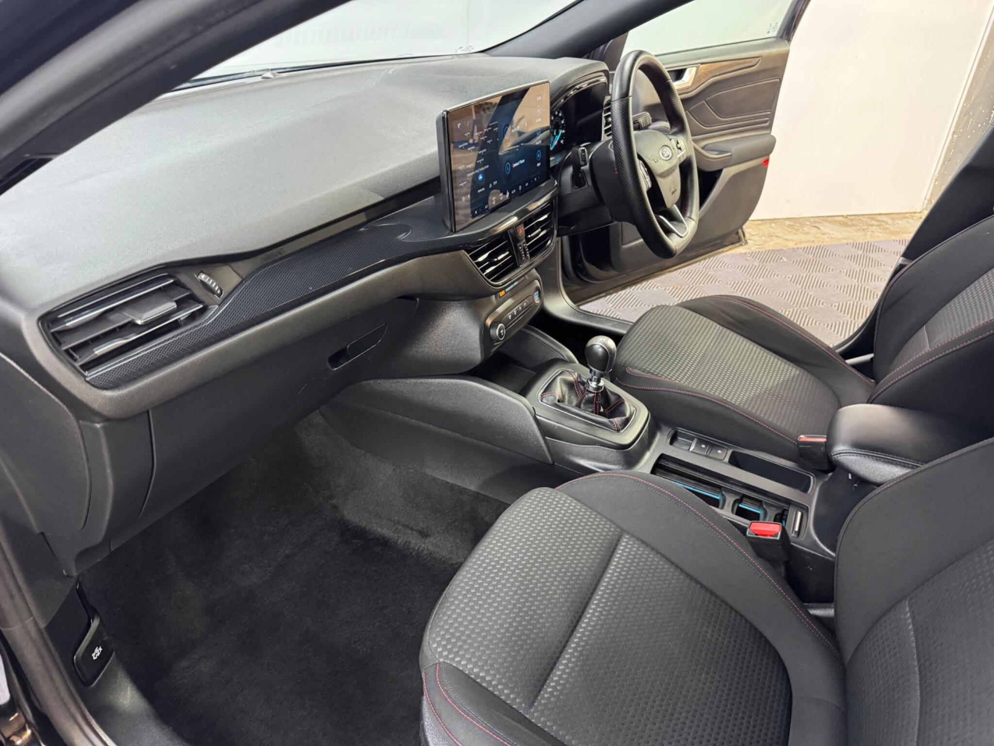 Ford Focus view 37