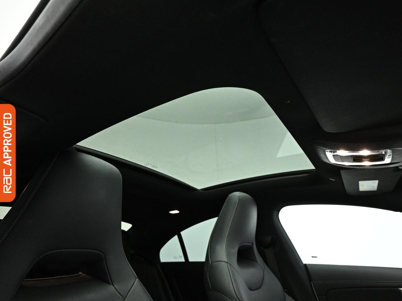 Mercedes-Benz Cla view 3