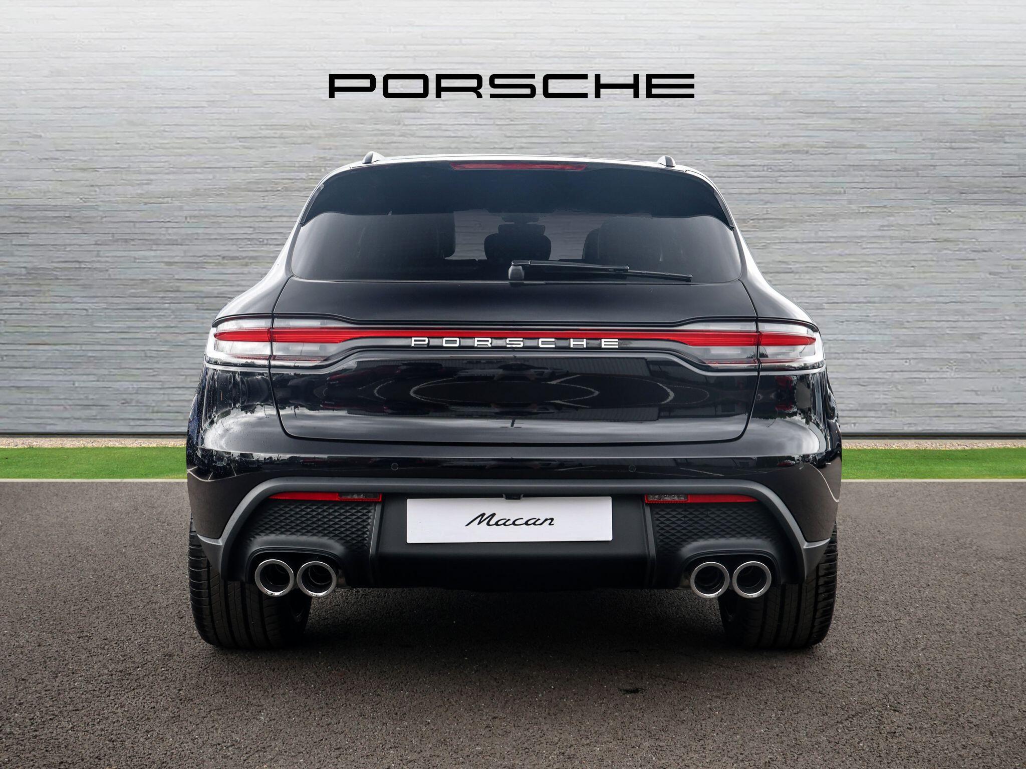 Porsche Macan view 40