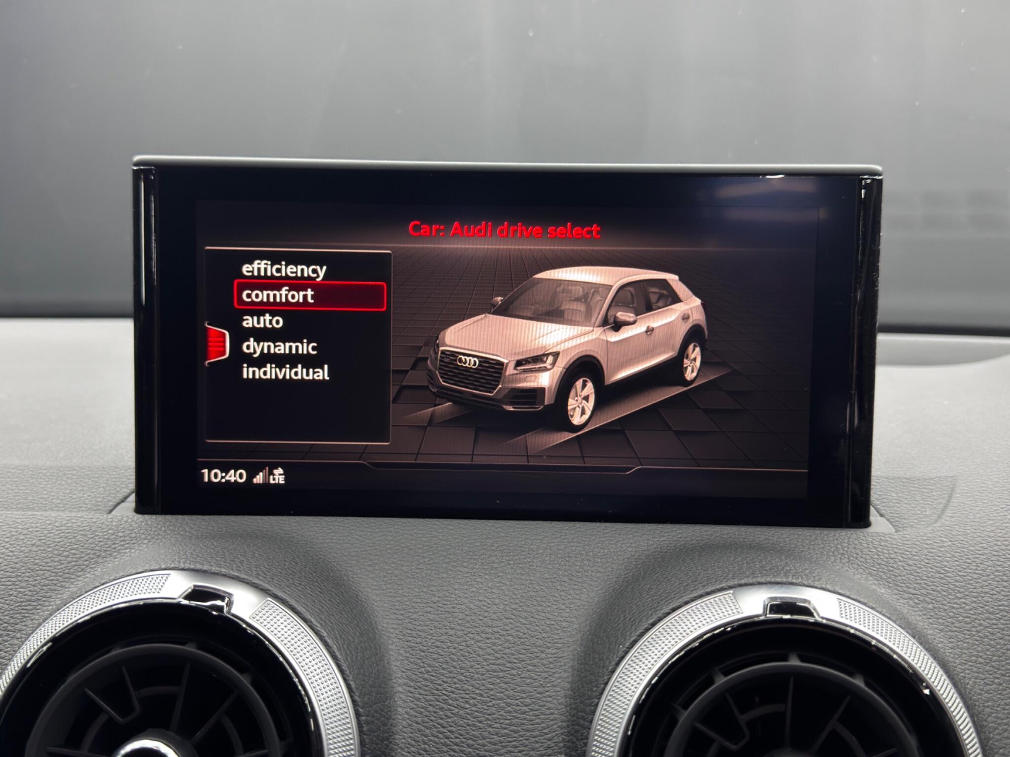 Audi Q2 view 35