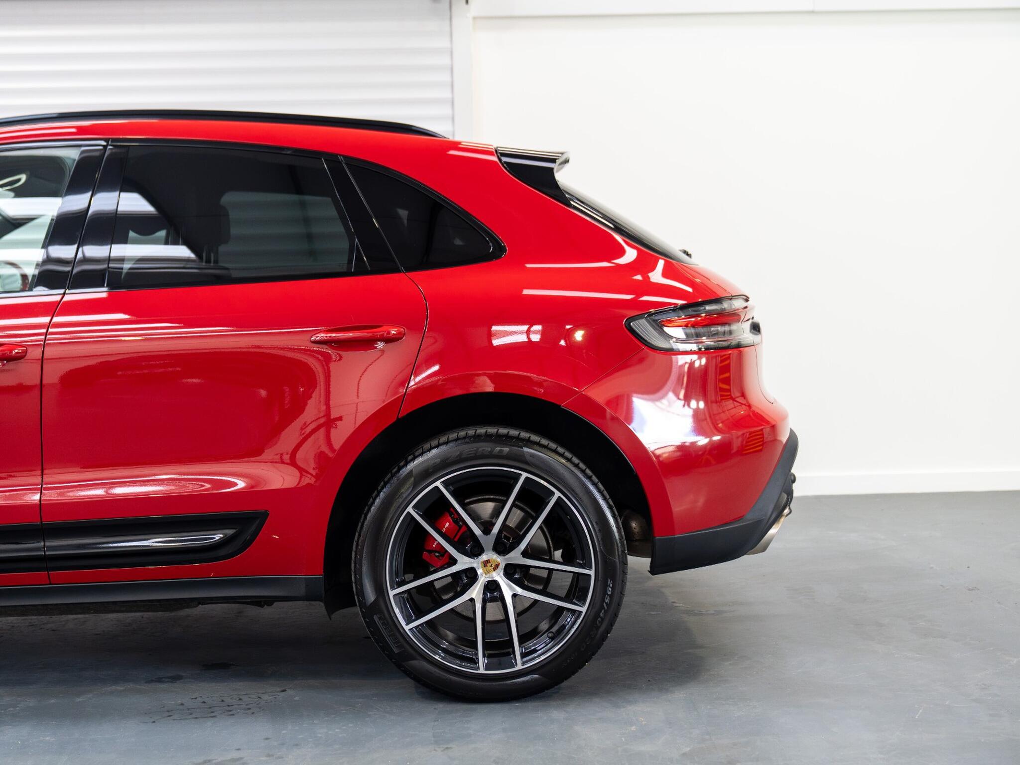 Porsche Macan view 20