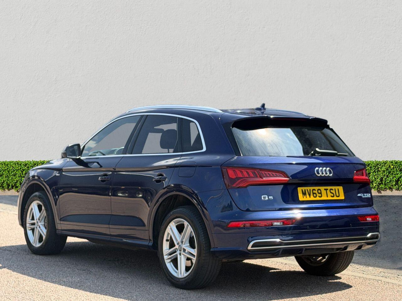 Audi Q5 view 5