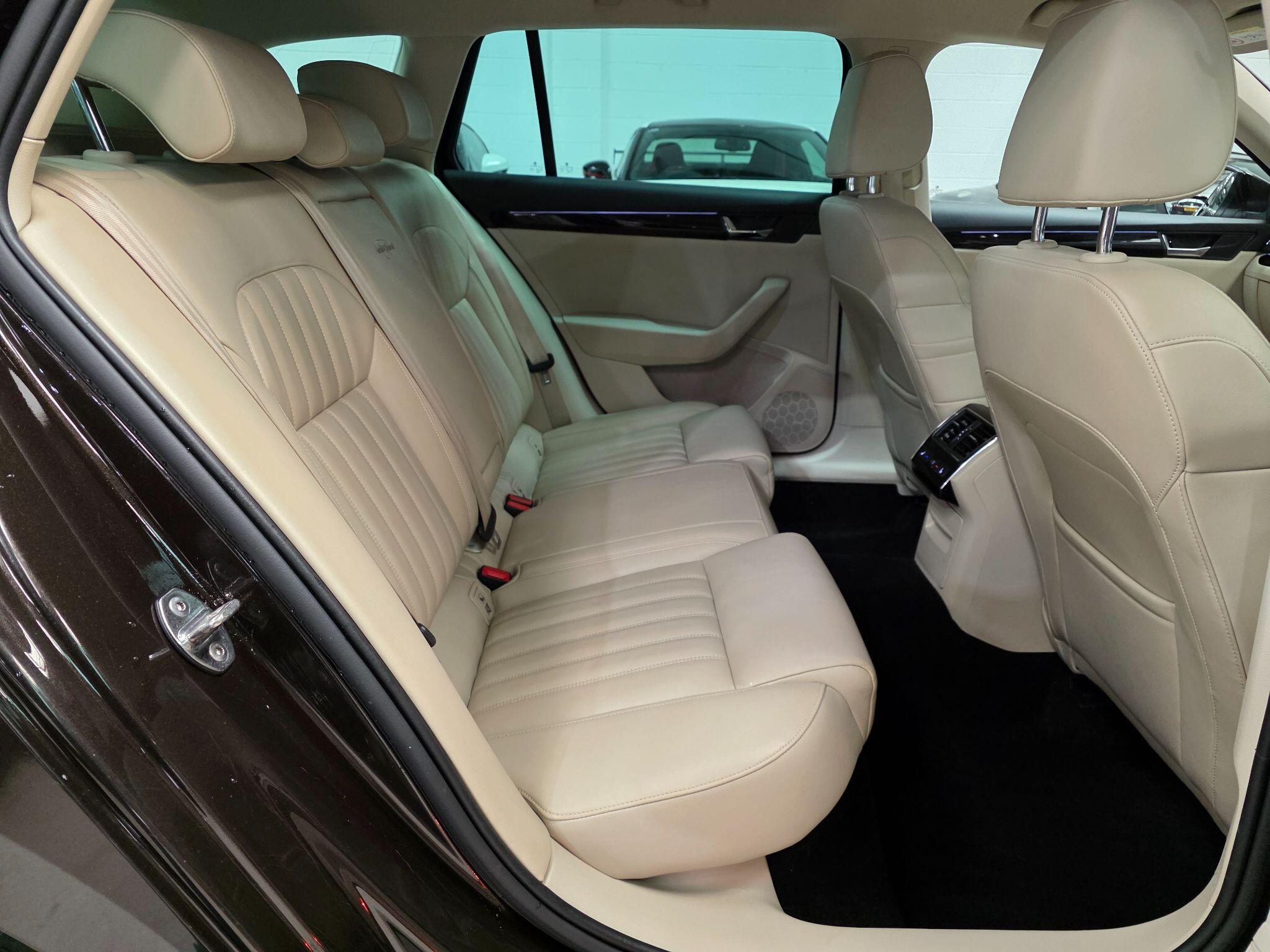 Skoda Superb view 23