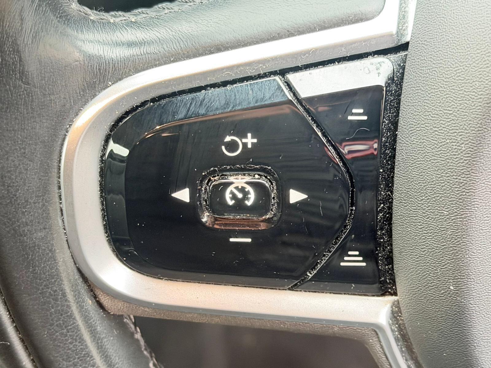 Volvo XC60 view 23