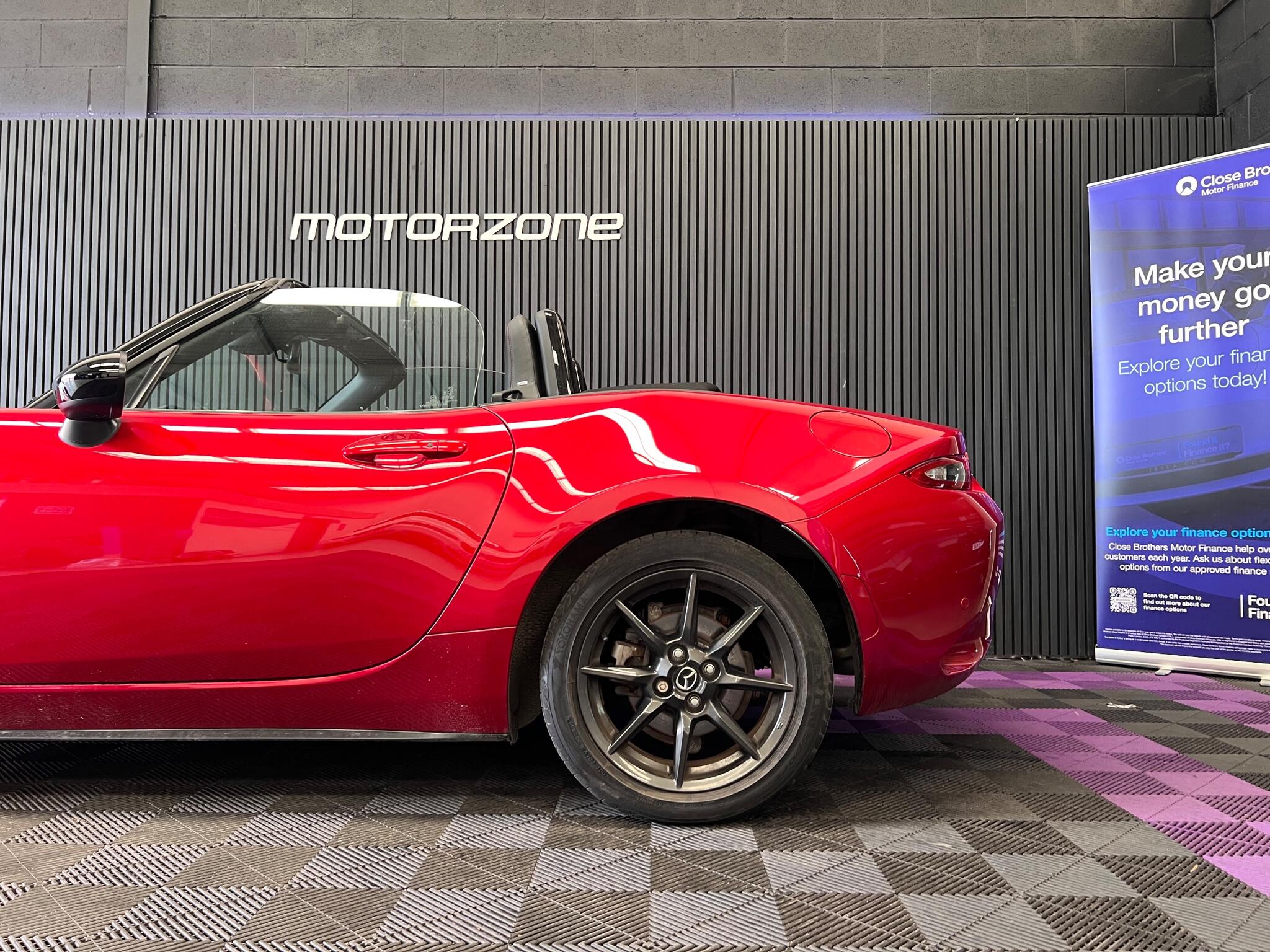 Mazda MX-5 view 16