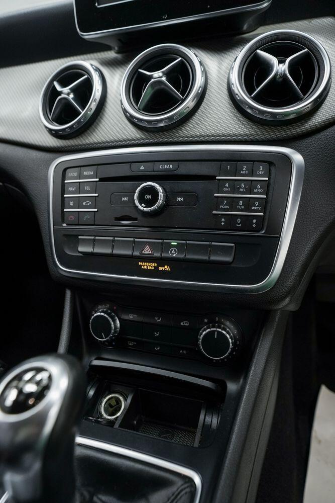 Mercedes-Benz Gla view 22
