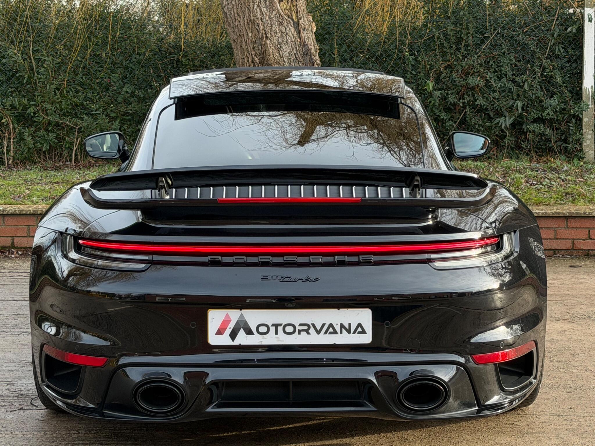 Porsche 911 view 9
