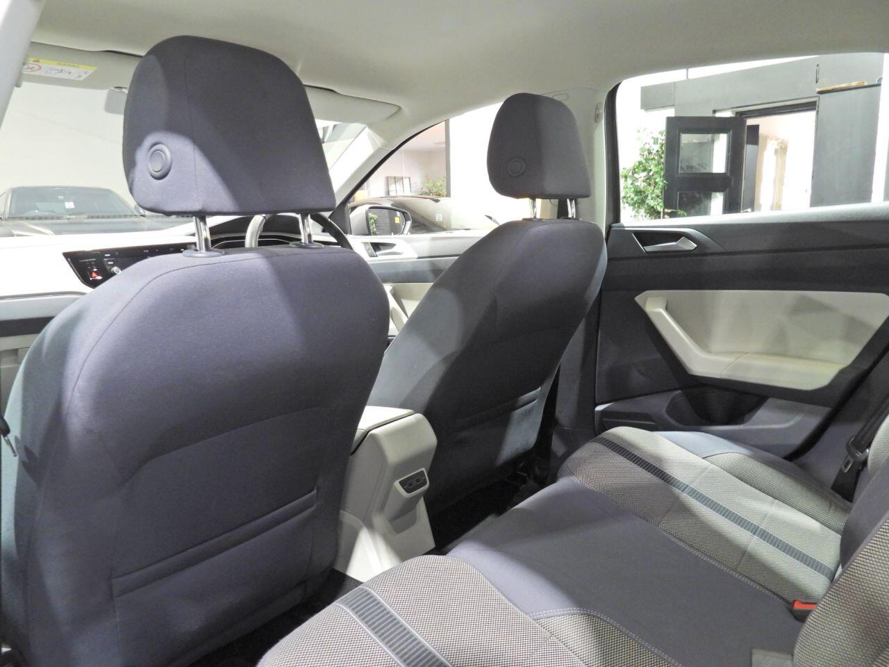 Volkswagen Polo view 23