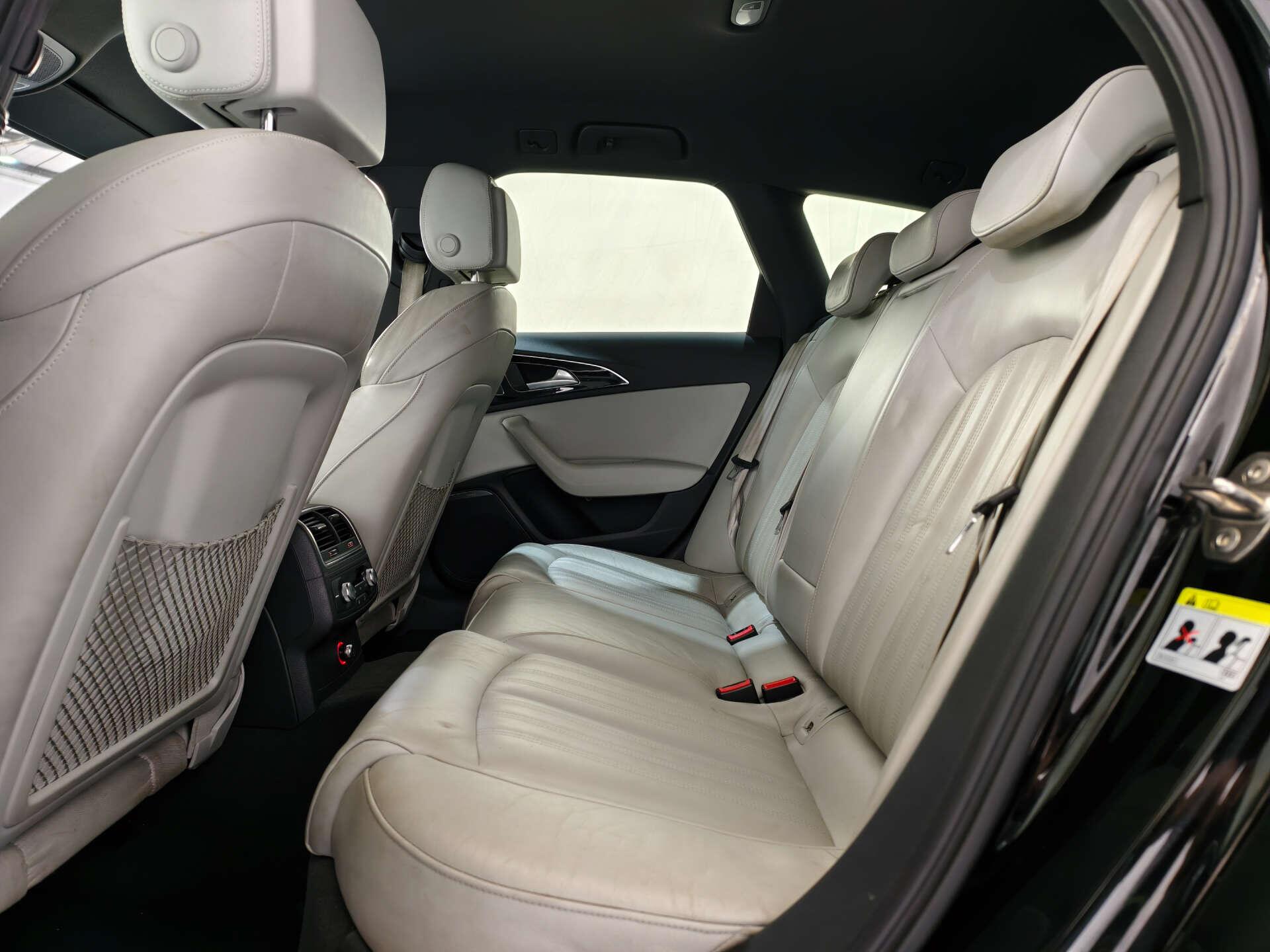 Audi A6 Avant view 16