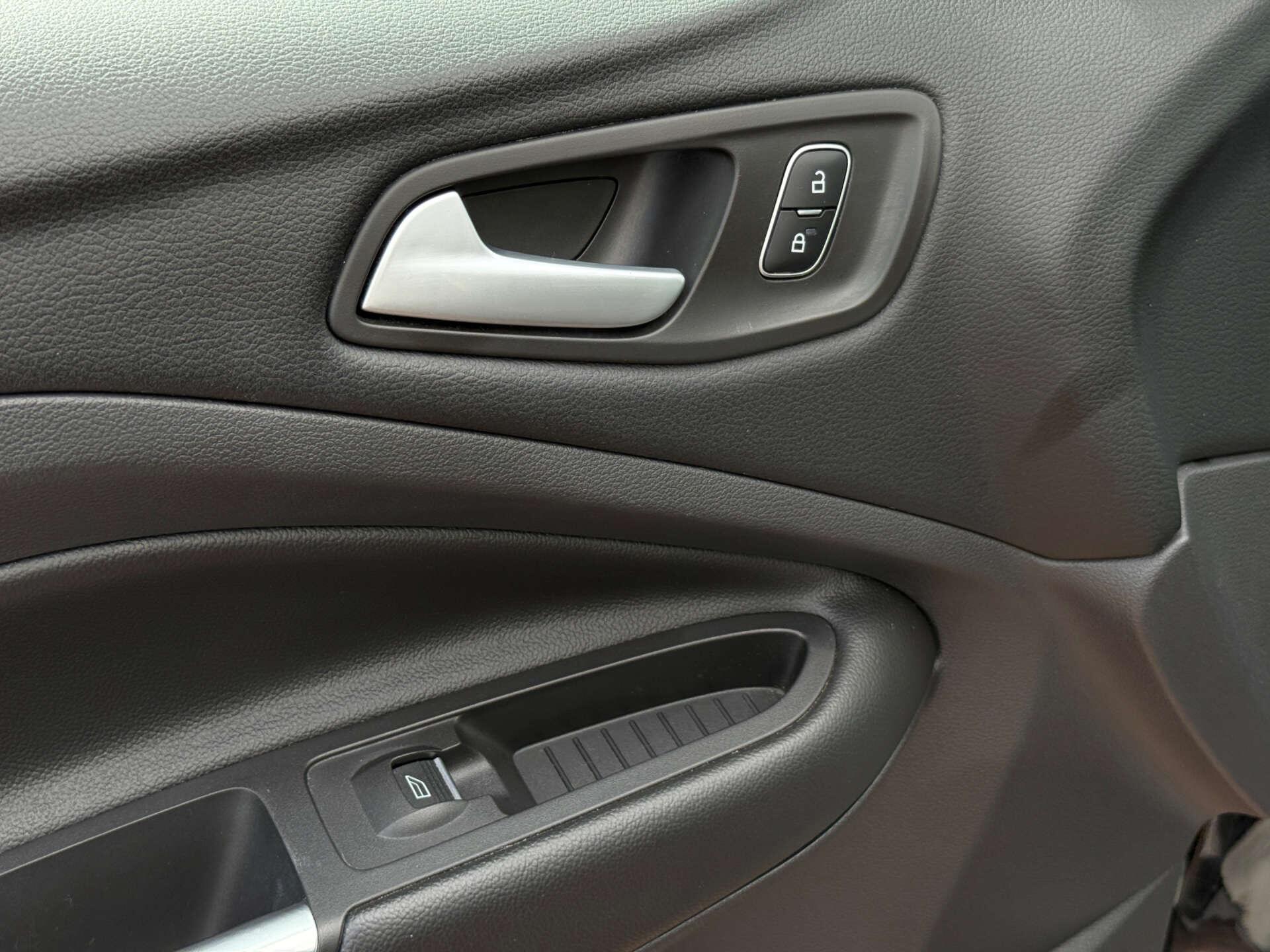 Ford Kuga view 41