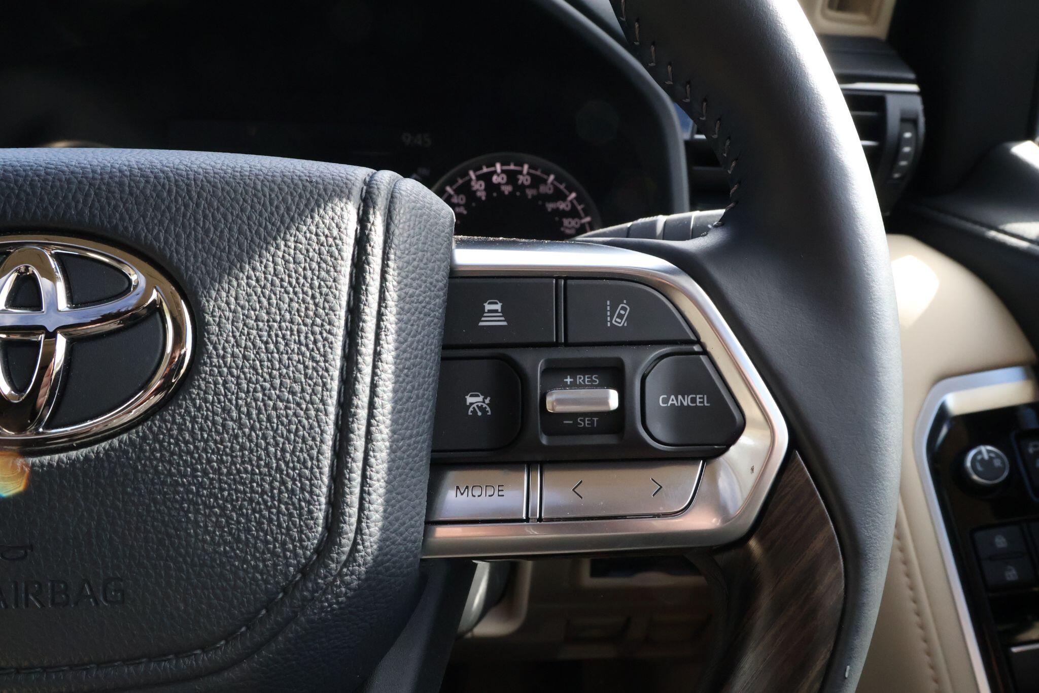 Toyota Land Cruiser view 25