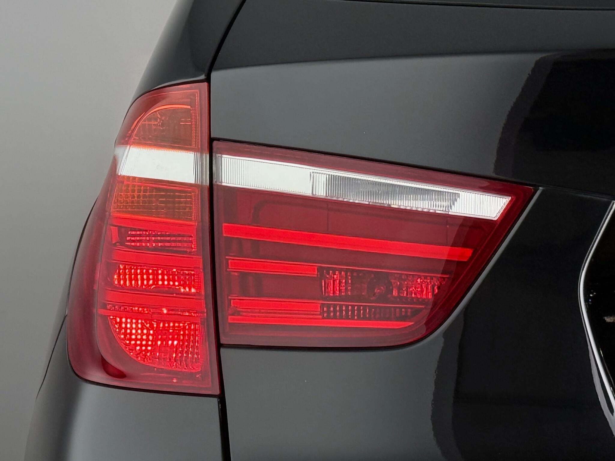 BMW X3 view 12