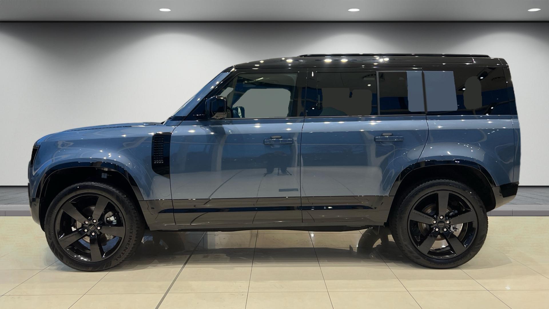 Land Rover Defender view 6