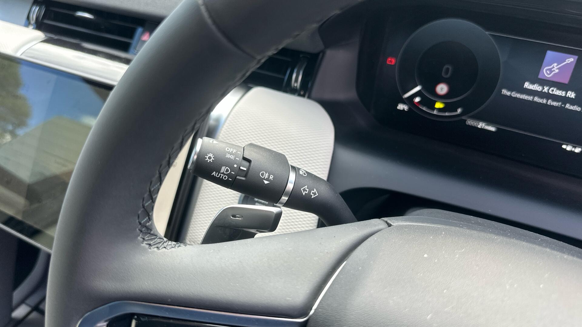 Land Rover Discovery Sport view 40