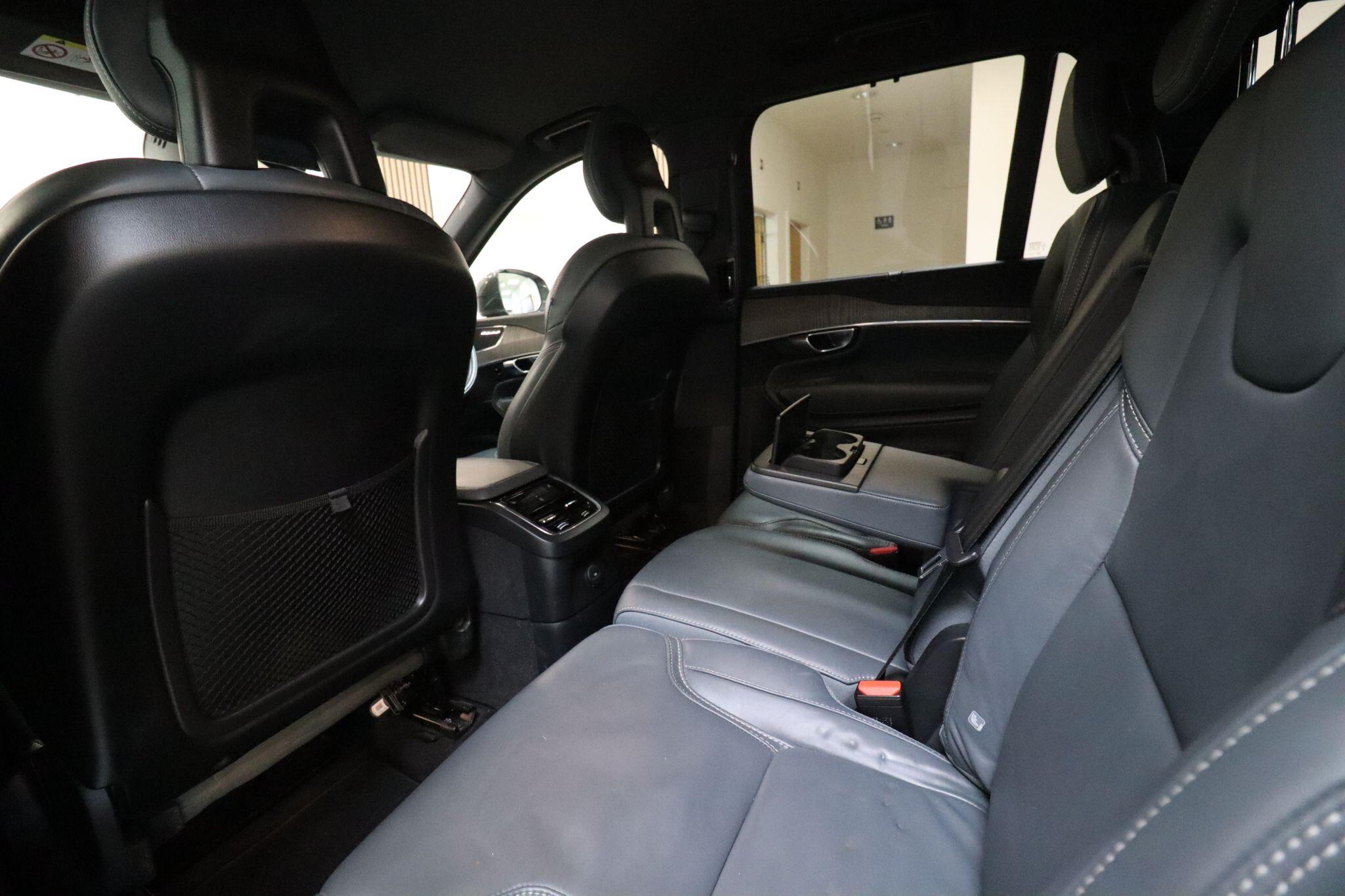 Volvo XC90 view 12