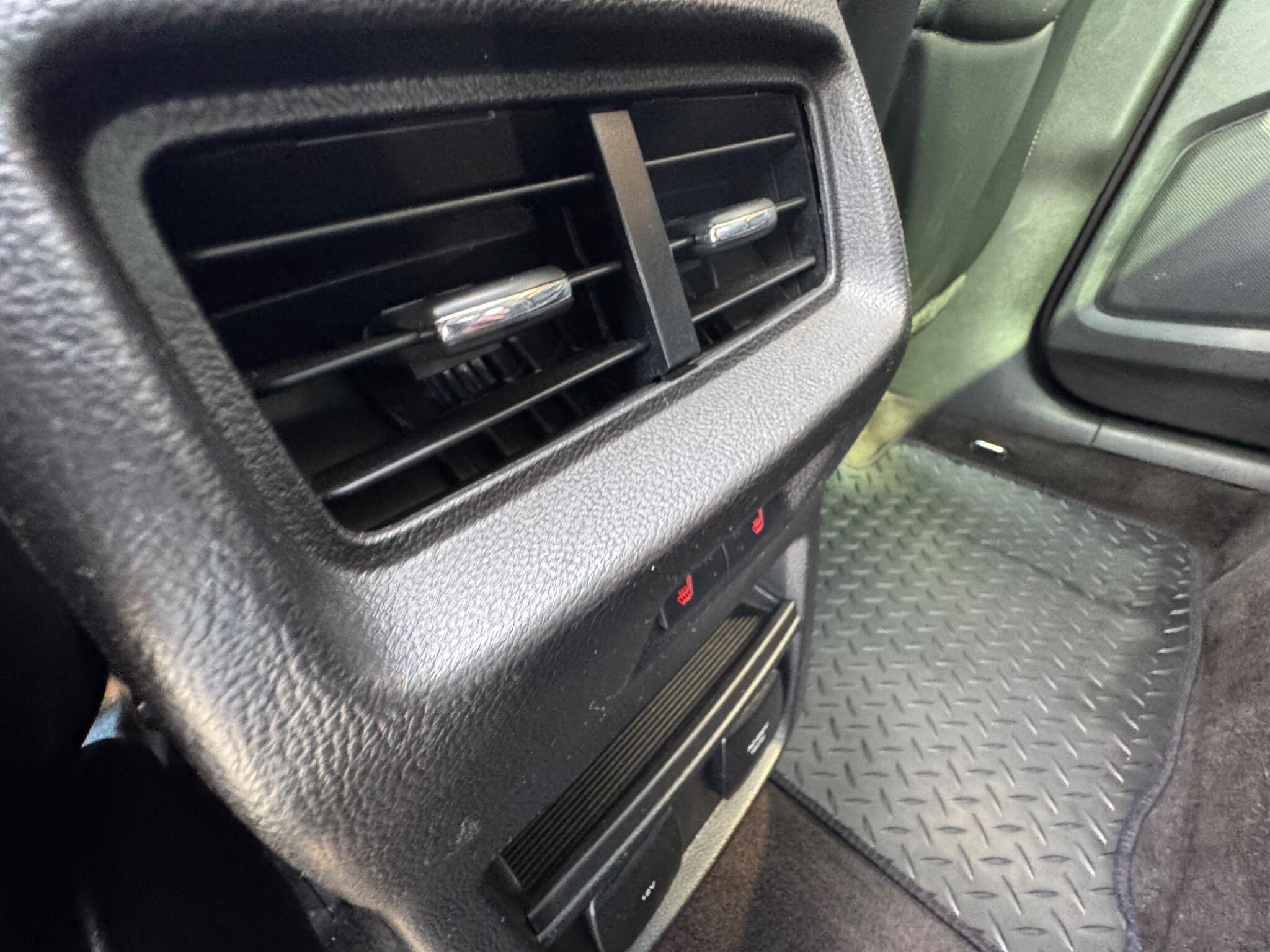 Ford Edge view 11