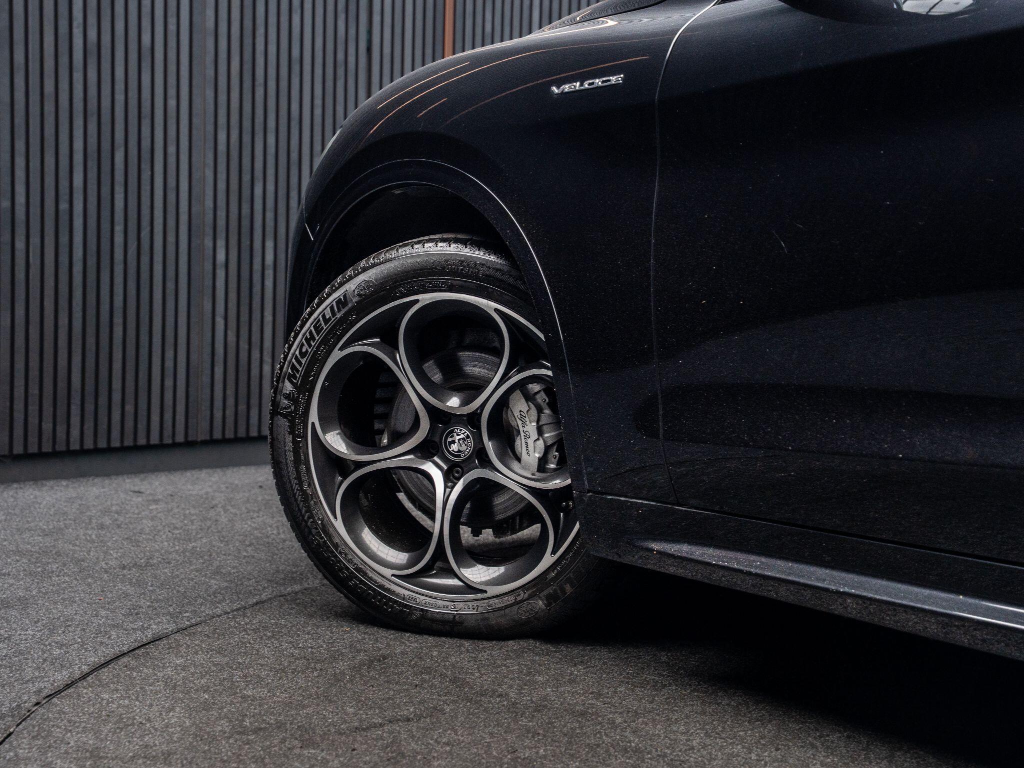 Alfa Romeo Stelvio view 15