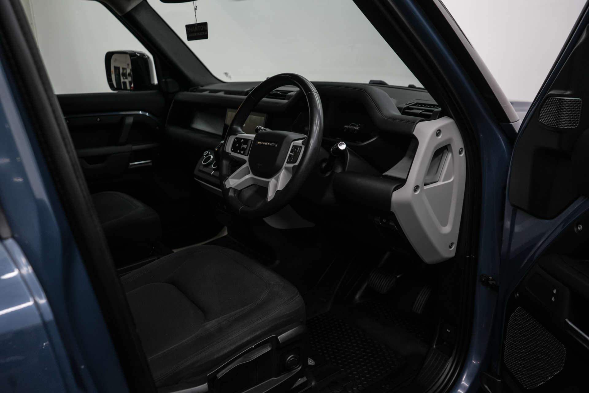Land Rover Defender view 19