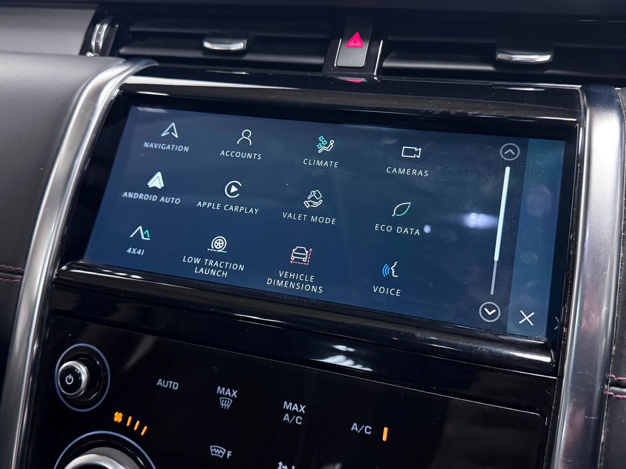 Land Rover Discovery Sport view 65