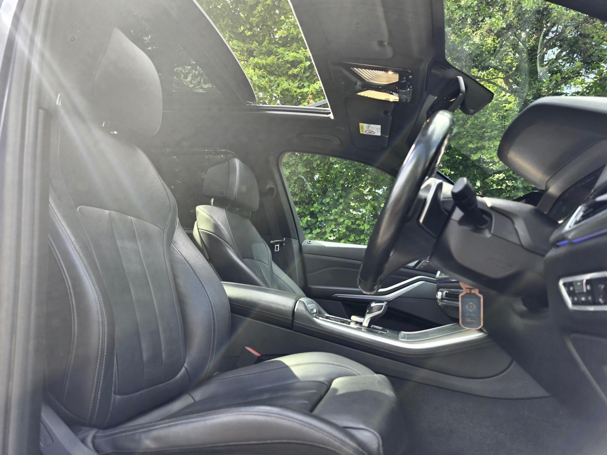 BMW X5 view 2