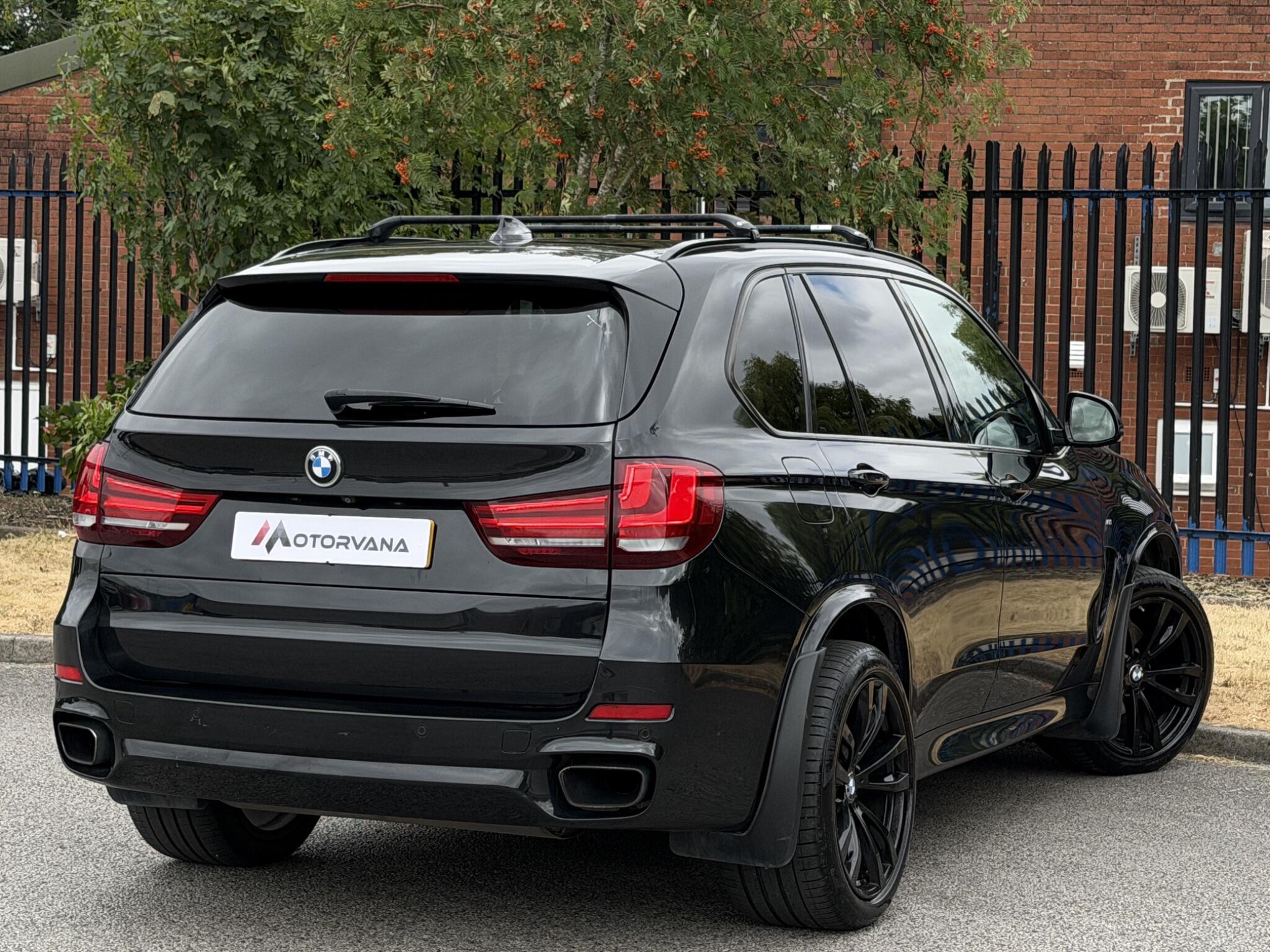 BMW X5 view 14