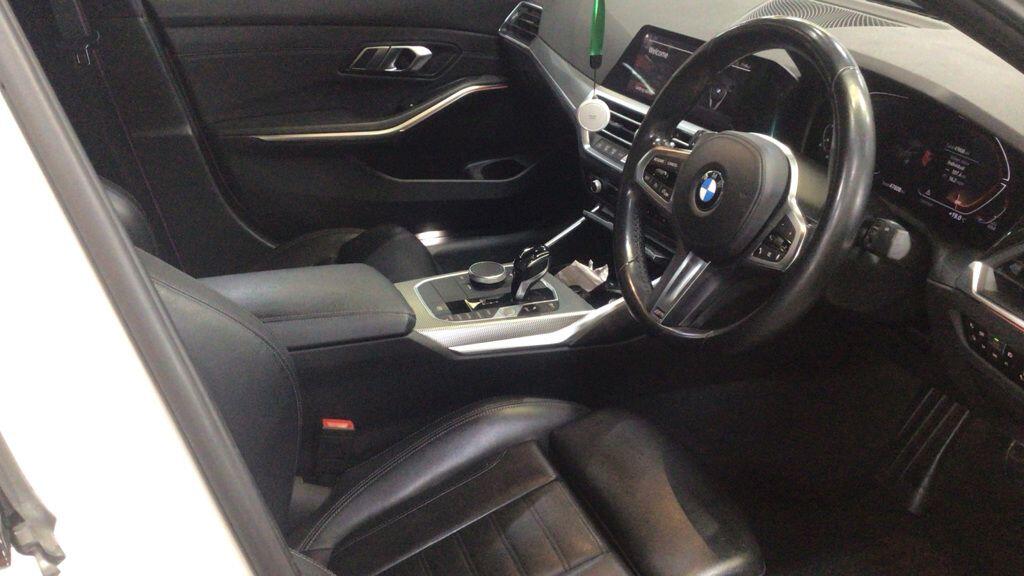 BMW 3 Series view 11