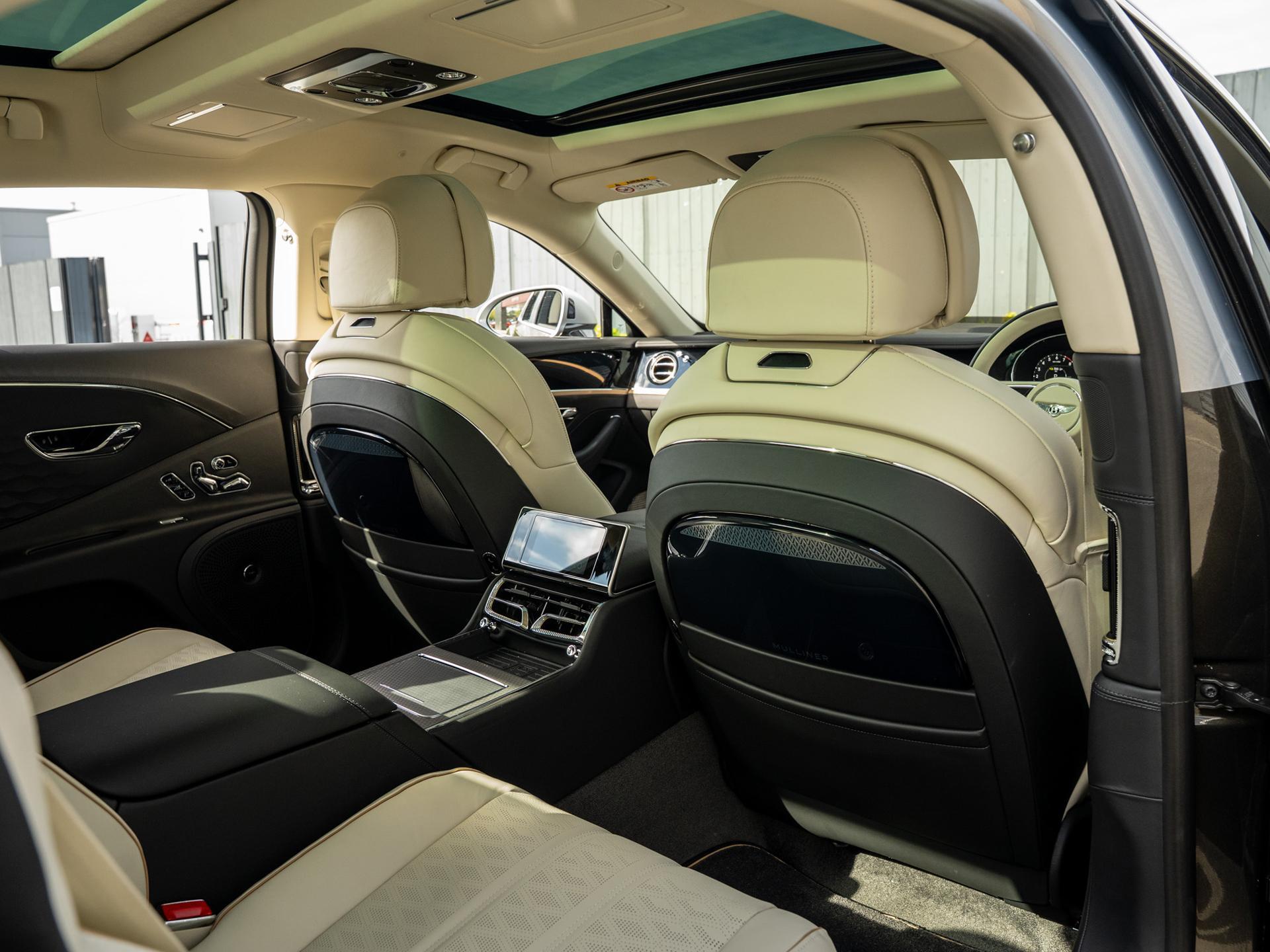 Bentley Flying Spur view 24